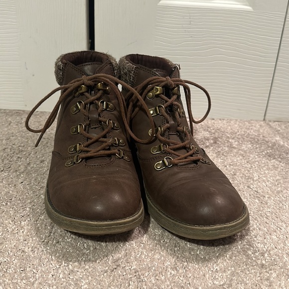 Rocket Dog Brown Lace Up Ankle Boots Knit Collar - Picture 6 of 10